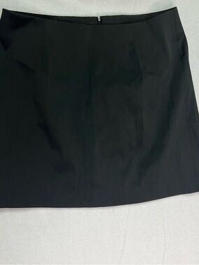 Frederick’s of Hollywood Black Mini Skirt Size 6 Y2K Minimalist Sleek Capsule